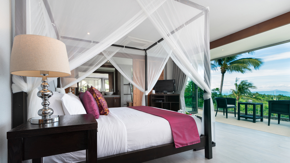 Villa Suralai - Master suite with amazing views